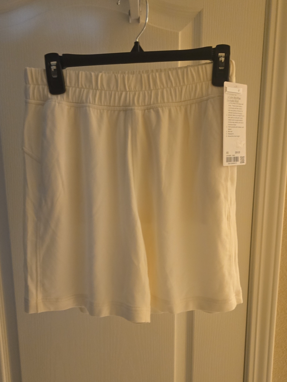 Lululemon BeCalm Midrise BERMUDA Short